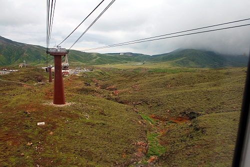 Mit der Aso-Seilbahn auf dem Vulkan