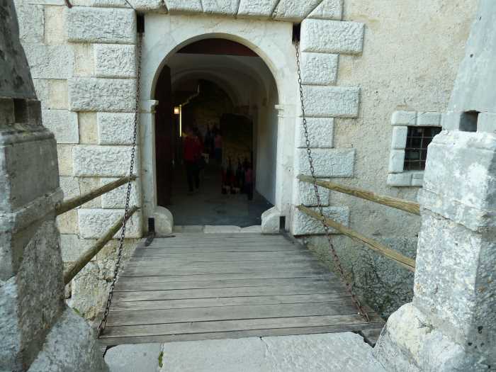 Zugbrücke zur Burg Predjama