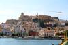 Die ummauerte Altstadt Dalt Vila