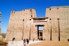 Pylon des Tempels von Edfu